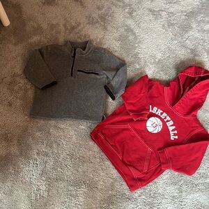 Bundle of 2 sweatshirts